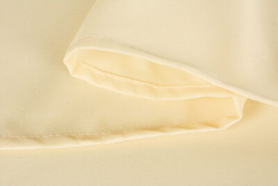 |  Obrus beżowy plamoodporny, na stół okrągły Fi 320 | krzeslaonline.pl