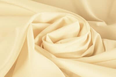 |  Obrus beżowy plamoodporny, na stół okrągły Fi 320 | krzeslaonline.pl