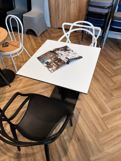 |  Stolik ogrodowy kawiarniany Patio blat HPL 68x68cm biały | krzeslaonline.pl